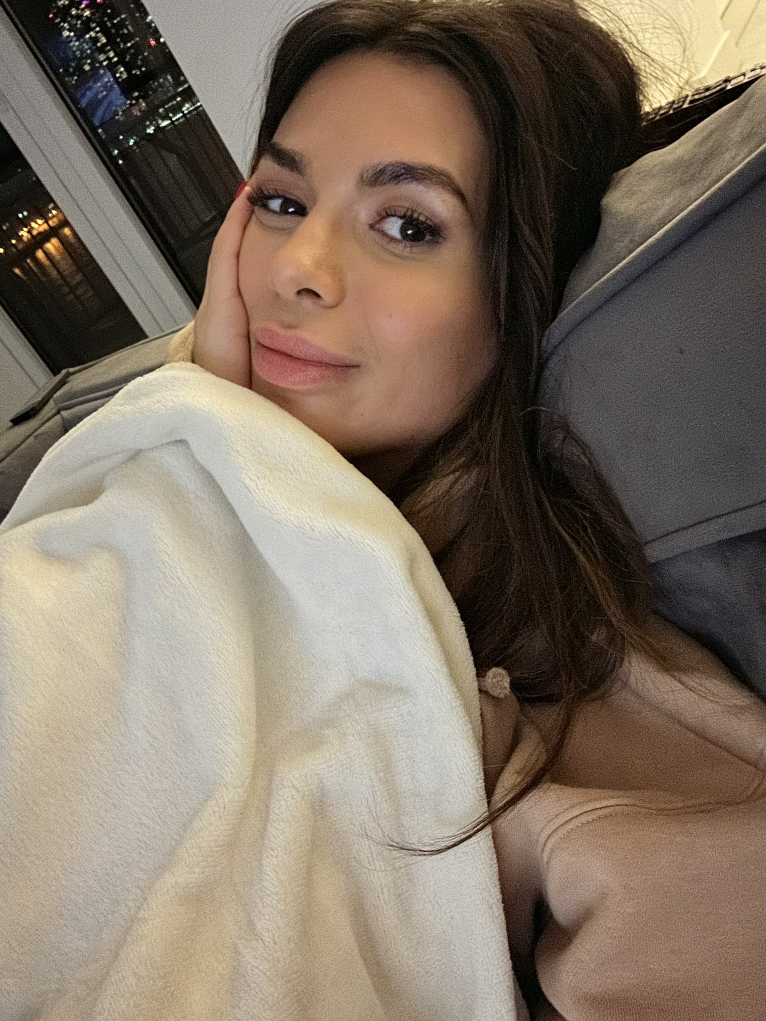 Ekin Su on Twitter "Not long until dancingonice Sunday guys we got