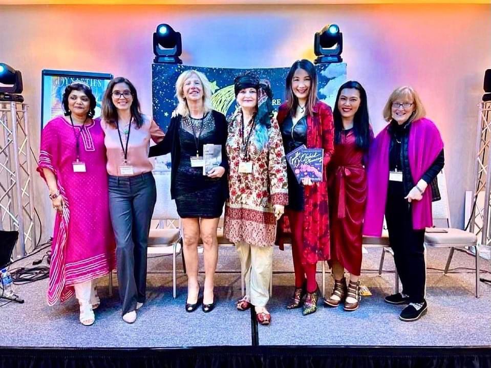 Anju_Gattani's tweet photo. Thank you @PulpwoodQueen for all you do! Subscribe to her YouTube channel to unfurl the red carpet for 2022-23 authors https://t.co/4xqOMRlFzi and more clips & events! @KathyHolzapfel @QaisraShahraz https://t.co/tIOeqfb1f6