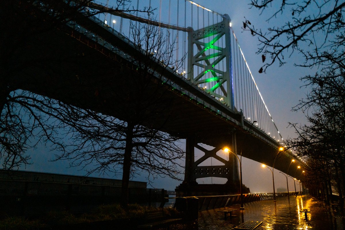 Eagles's tweet photo. Midnight 🤝Green

#ItsAPhillyThing | #FlyEaglesFly https://t.co/j02arSQjv0