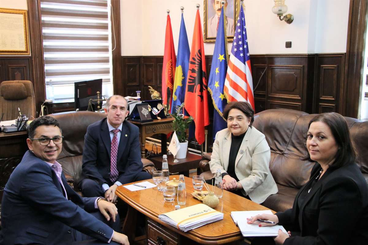Today, Rector Qerim Qerimi met with the Head of <a href="/alled_2/">ALLED 2</a>, Ms. Efka Heder, to discuss joint projects and further cooperation possibilities.

#UneJamUP