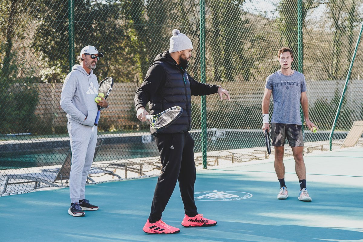 tsonga7's tweet photo. ✨ Passer le relais ✨
📌 All In Tennis Academy de Villeneuve-Loubet 

#TeamTsonga #allingroup https://t.co/NaZO8Ig39C