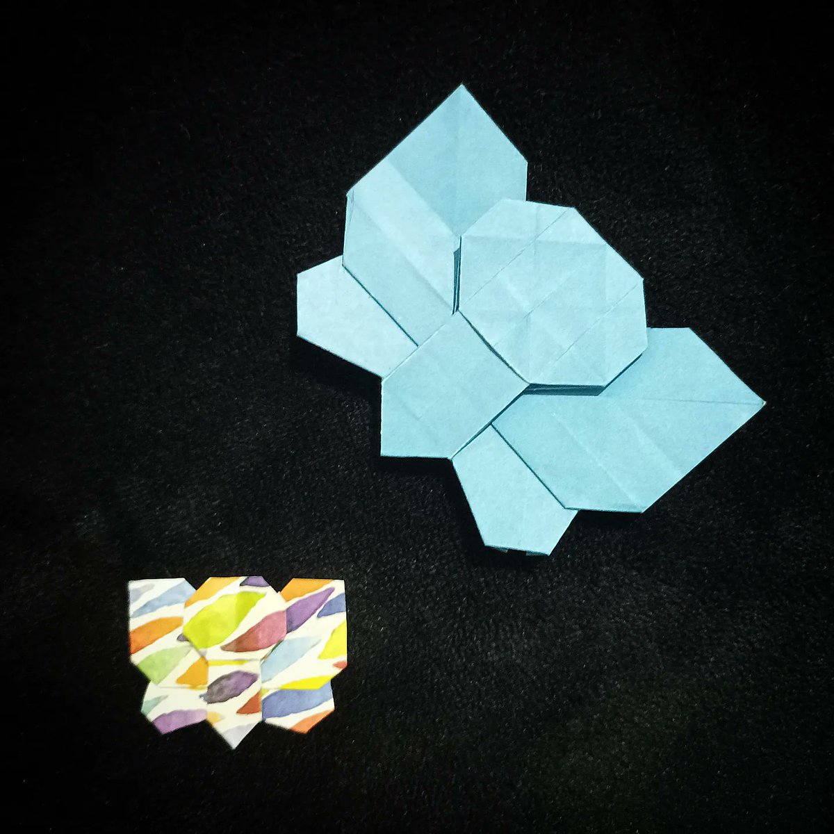 YunYuOrigami's tweet image. Butterfly 🦋

MODEL: Chocho-san. 
AUTHOR: NIWA Taiko. 
FOLDED: By me 🙋🏻‍♀️
SHEET: 15x7.5cm and 2.5x5cm. 
The diagram 👉🏼
#origami #origamifun #origamitutorial
