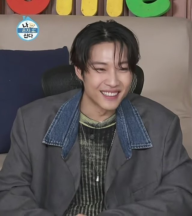 📸 — 200123: Lee Jongwon durante sua participação no programa ‘I Live Alone’, da MBC. 

#LeeJongWon #이종원 #ILiveAlone