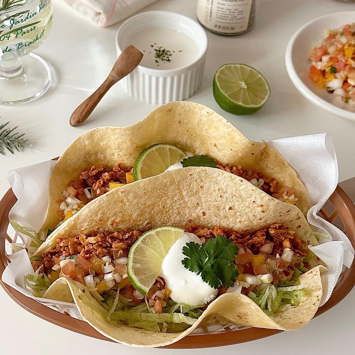 eatplantboss's tweet photo. Our friend @ilsoui_ on IG officially wins Taco Tuesday. ๐ Just look at all of that zesty, planty, taco-y goodness!
@SimplyOrgFoods
#EatPlantBoss #PlantBased #Meatless #MeatlessCrumbles #TacoTuesday #TacosAreLife #RecipeInspo https://t.co/tLEwTLpjSj