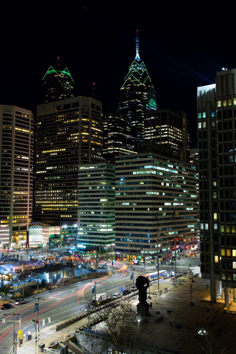 Eagles's tweet photo. Midnight 🤝Green

#ItsAPhillyThing | #FlyEaglesFly https://t.co/j02arSQjv0