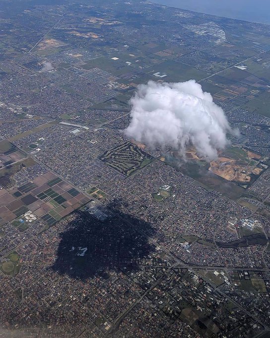 Rainmaker1973's tweet image. Cumulus clouds are clouds which have flat bases and are often described as &quot;puffy&quot;, &quot;cotton-like&quot; or &quot;fluffy&quot; in appearance. They are low-level clouds, generally less than 2,000 m

This one was neatly captured by Reddit user u/WildestPotato. 

[read more: buff.ly/3HmU6VL]