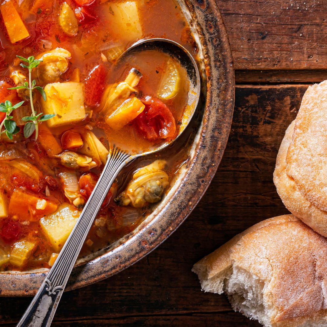 PescatoreNY's tweet photo. 🥣 Warm up this weekend with a bowl of our classic homemade Manhattan Clam Chowder! Our chowder is packed with vine-ripened tomatoes, hearty potatoes, and tender sea clams, lightly seasoned for a savory and satisfying meal. 🍅 https://t.co/EhJyuoQoDt #newyorkcity #nyc https://t.co/mdjk5krGS4