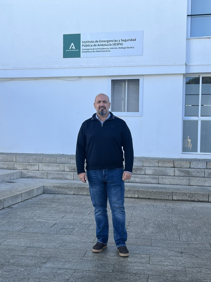 🔹Reunión en el <a href="/IespaJunta/">EMA IESPA</a> para tratar temas de formación📚para l@s PL de 🇳🇬.

▪️Agradecer la atención prestada por la Sra.Directora y el Coordinador del IESPA , a las sugerencias y propuestas de SAPL.

🗯️También agradecer a los sindicatos asistentes su cordialidad.

⬇️Hilo⬇️