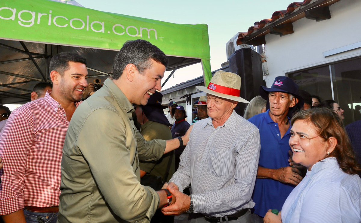 En mi gobierno seguiremos recorriendo el país apoyando a los productores. Participamos del día de campo organizado por Ingenios Tio Nico. 🇵🇾🙌🏻
