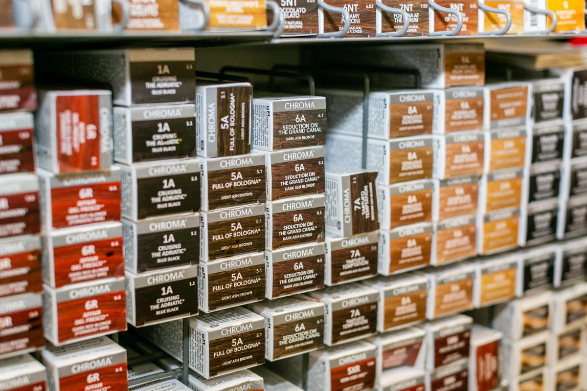 MariasSalonNJ's tweet image. Don't forget to book your appointment for a cut with us before the week gets away from you: (856) 691-6433. Trust us — you'll be glad you did. #CutAndColor #MariasSalon