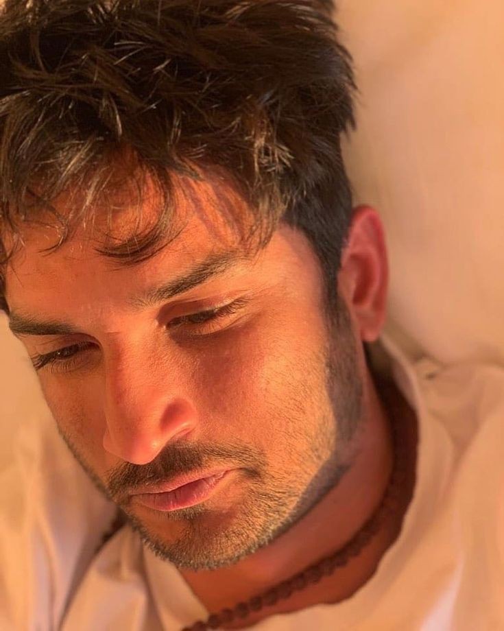 JuniorLohia's tweet photo. Happiest Birthday  !!🥳🎉 Shining Star #SushantSinghRajput𓃵  ✨❤️
#SushantMoon https://t.co/0uAWPxJEYT