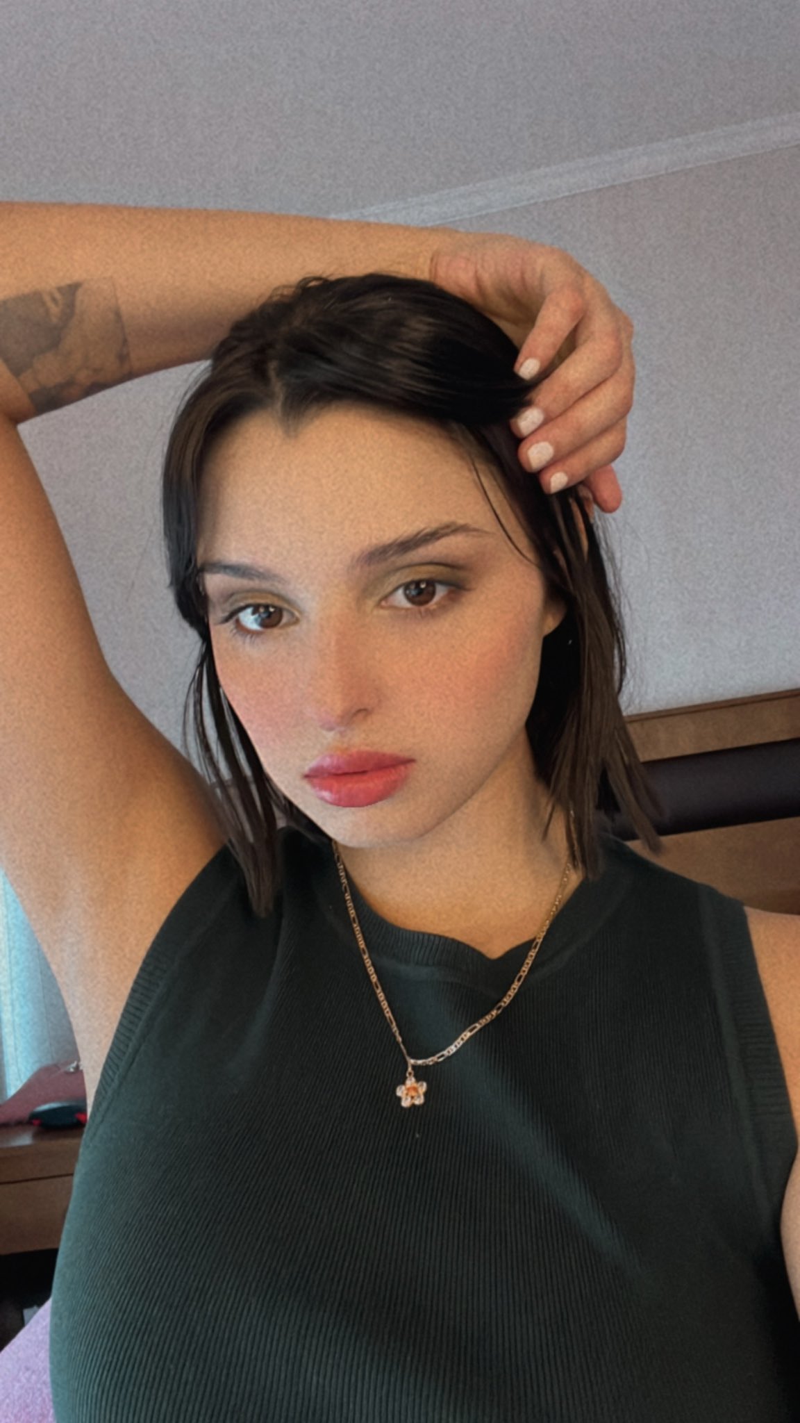 Helena on X: Short stream today! Happy Friday t.coJ1BHyGDTxu  t.coUidJJhYJlv  X