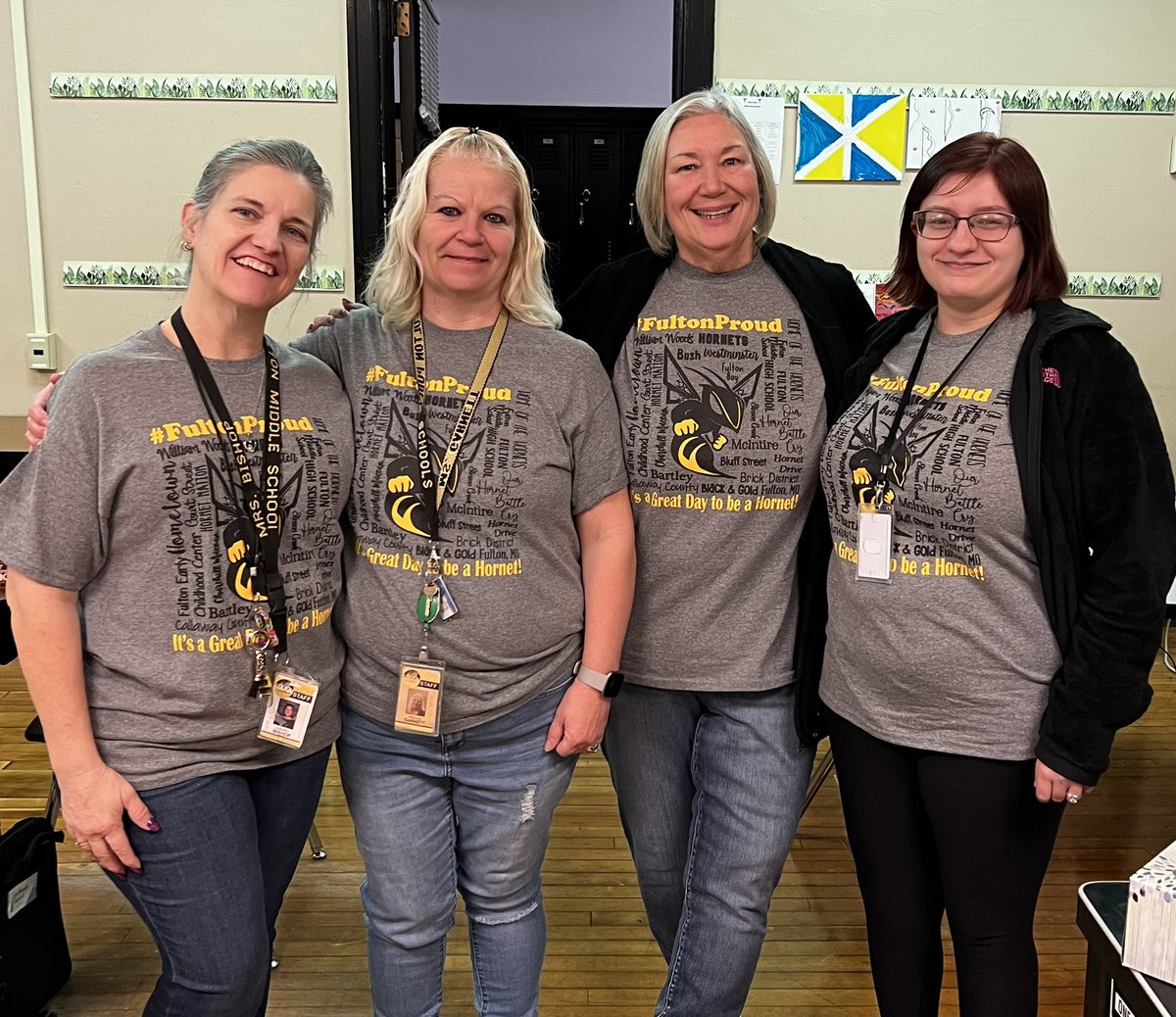 RaebelAngie's tweet photo. Unplanned twinning is THE BEST! #fmsteach @BethHouf https://t.co/JPcRfjRiXP