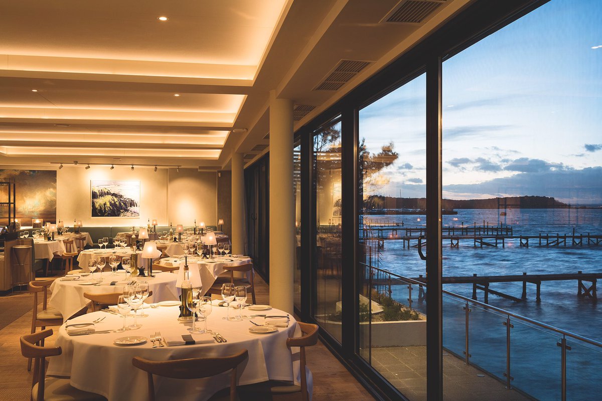 We 💙 our dining room view at <a href="/SteinSandbanks/">Rick Stein, Sandbanks</a> - especially as the evenings gradually start to get lighter with spring beckoning…