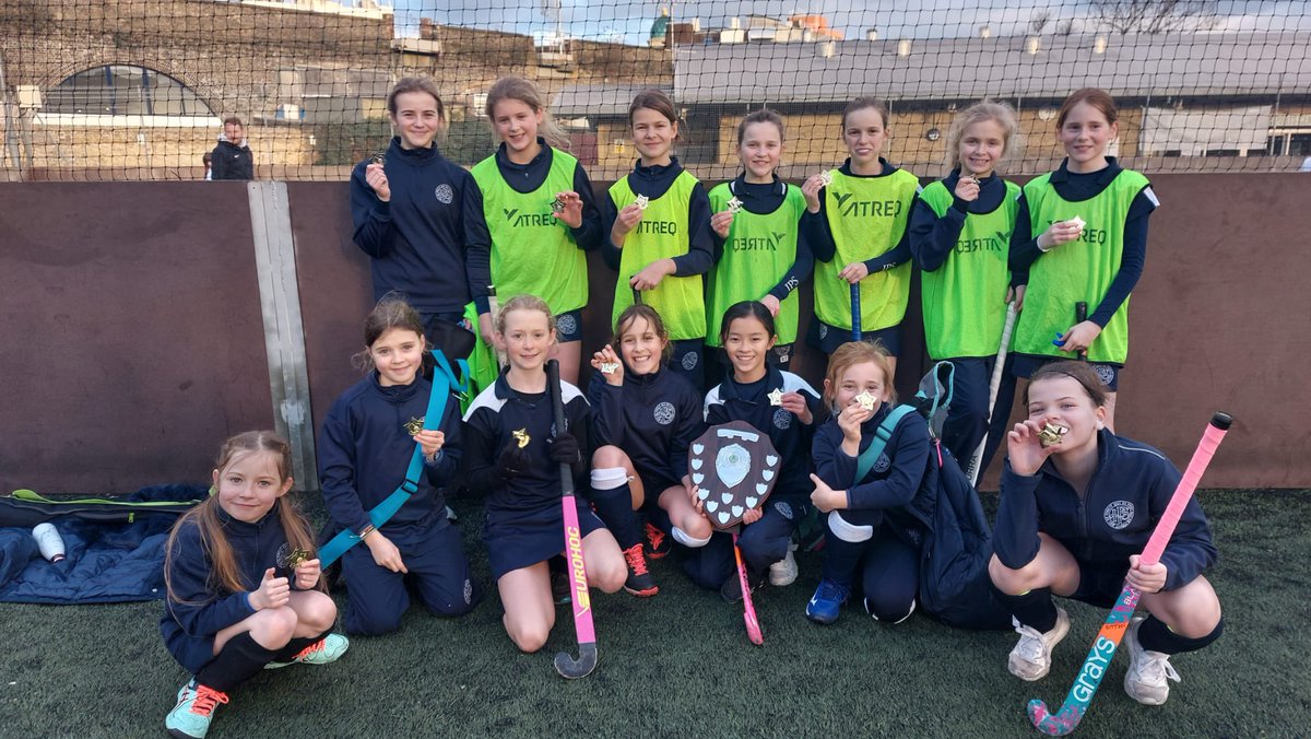 🏑 Friday Sport Round Up 🥶 

@DolphinSch Hockey TNT 
U11B 🥇 
W2-0 @DolphinSch 🌟 HLambert
W1-0 @eatonhousesch 🌟 PVogt
W1 -0 @WhiteHouseSch_ 🌟 FBittan

U11A 🥈 
W6-0 @TheRocheSchool 
W3-1 @OakfieldPrep 
L5-1 @eatonhousesch 
L3-1 @WhiteHouseSch_ 
W6-1 @DolphinSch 
🌟 XColeman