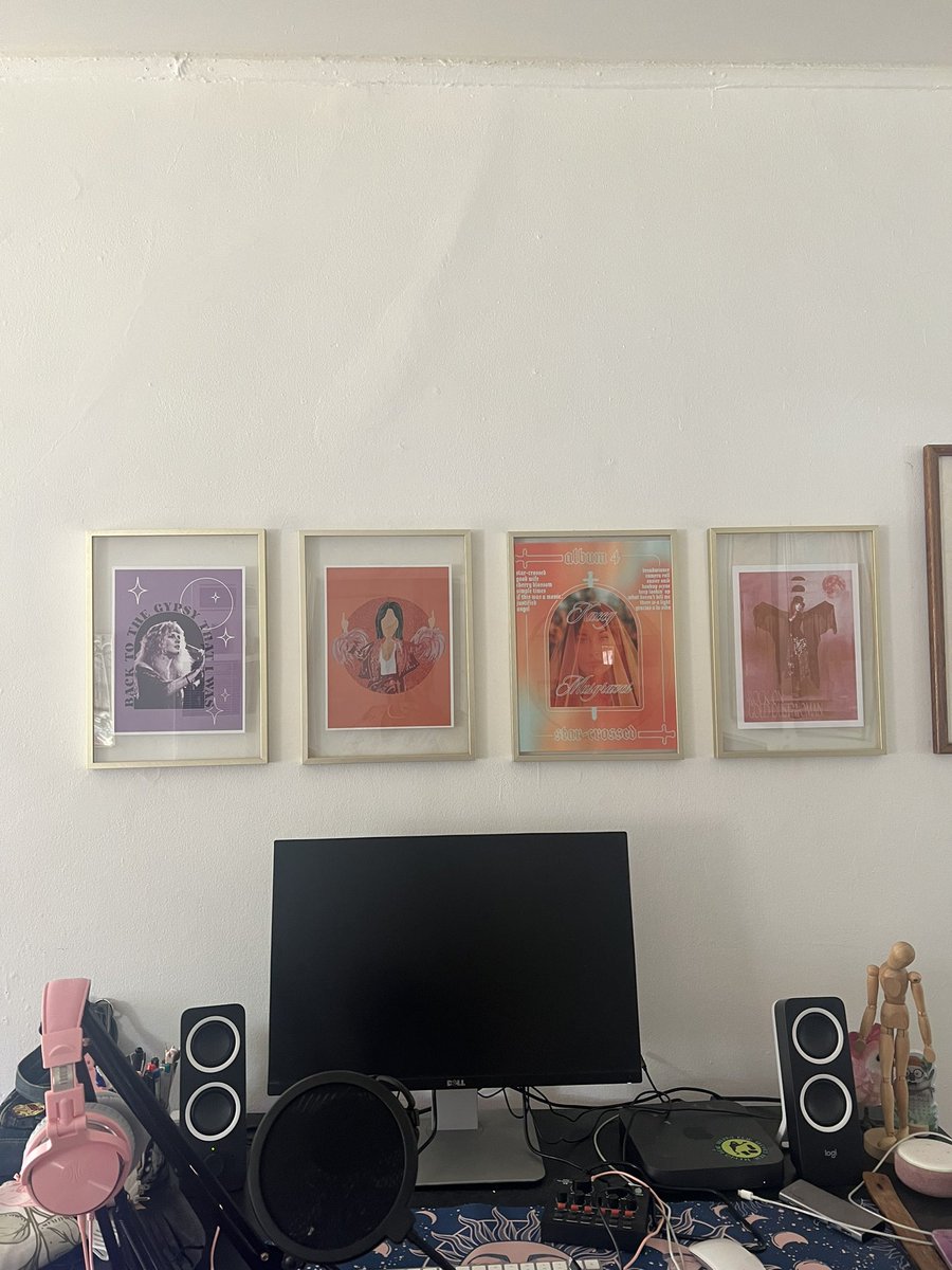 ferrrariMerari's tweet photo. Luv all my new Kacey Musgraves posters 🤍✨😭💖 #kaceymusgraves https://t.co/PxRo0O8tdX