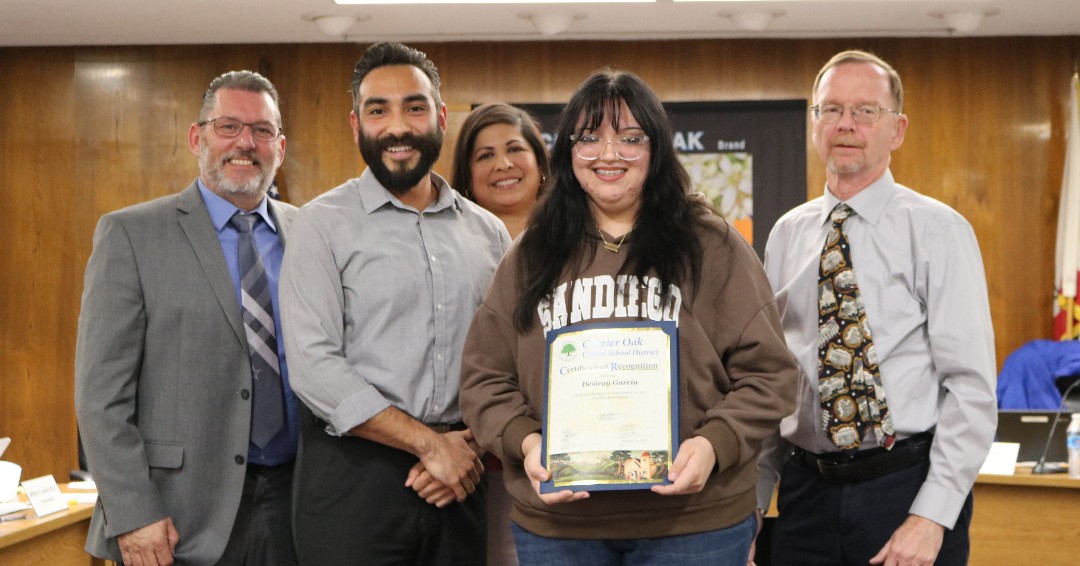 CharterOak_Dist's tweet photo. Thanks to Arrow High School senior and ASB Club leader Desiray Garcia, who led the flag salute at this month’s school board meeting. Thank you for your hard work to ensure that Arrow is a positive and inclusive place for all students, Desiray!
#CharterOakUSD #FlagSalute https://t.co/fHUkbzLfTe
