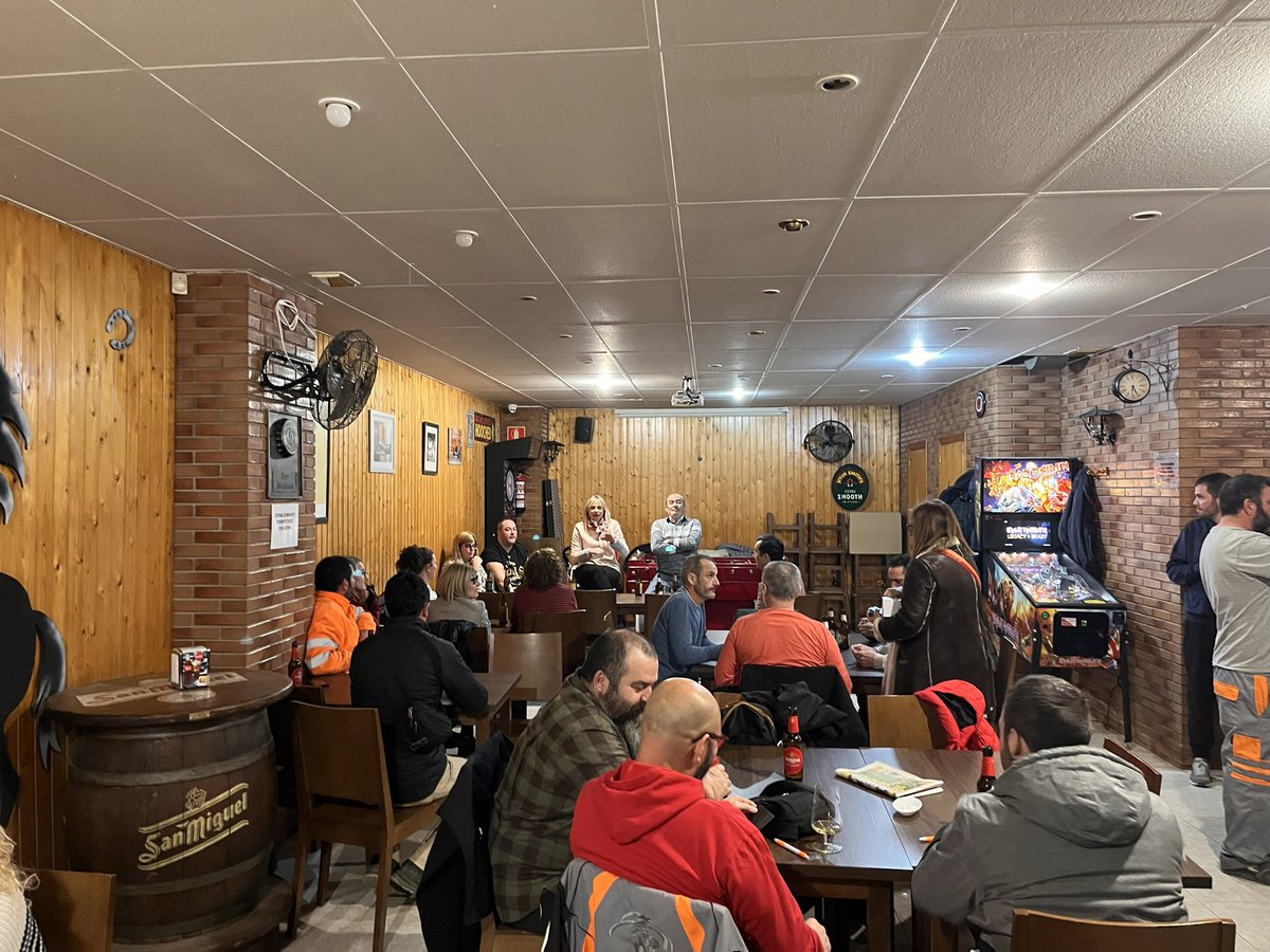 Cs_Lleida's tweet photo. 🍺 Empezamos nuestra escucha a los vecinos de #Secano con lleno absoluto.
✅ El barrio quiere un cambio y solo #CSLleida lo puede conseguir.
#LleidaMorfosis #CambiemosLleida #CanviemLleida https://t.co/RL7PpNhluj