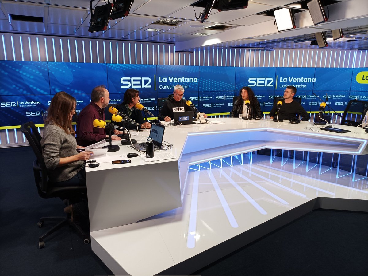 delamoraul's tweet image. Hoy hemos hablado de #grandesexitos, de @MovistarPlus, en @laventana. Aquí presentes @JoseMClemente, Carles Francino, @Javi_Cantero, @InakiDeLaTorre_ , @MartadelVado, Benajamín Prado, Joan Capdevila, @mariolacubells y Los Manolos. Ha faltado la imprescindible @elenasinaches...