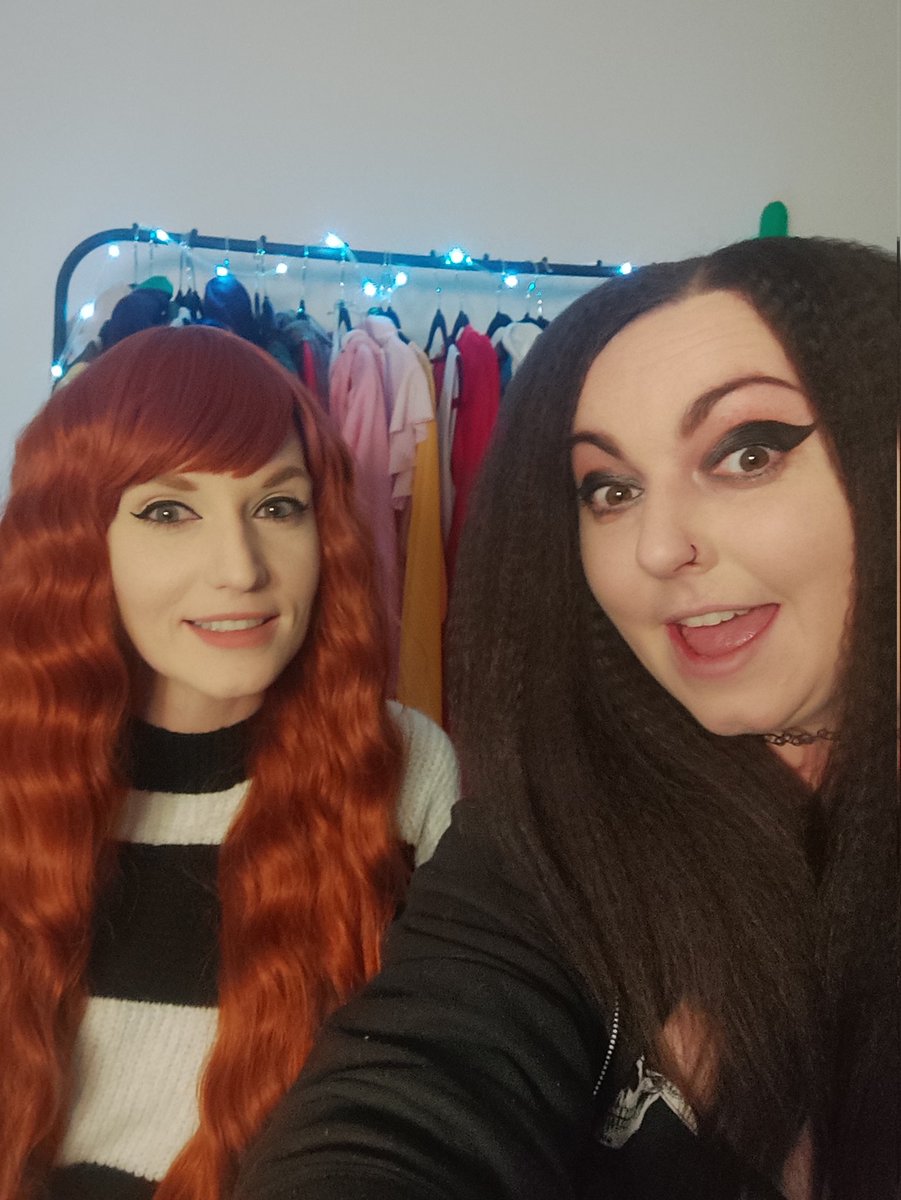PicklesnGtv's tweet photo. HAPPY FRIDAY! 
We're live from 19:20GMT come say hey! We'll be playing community games and chatting.
#twitchgirls #TwitchStreamers #SupportSmallStreamers https://t.co/Km23MDYS8l
