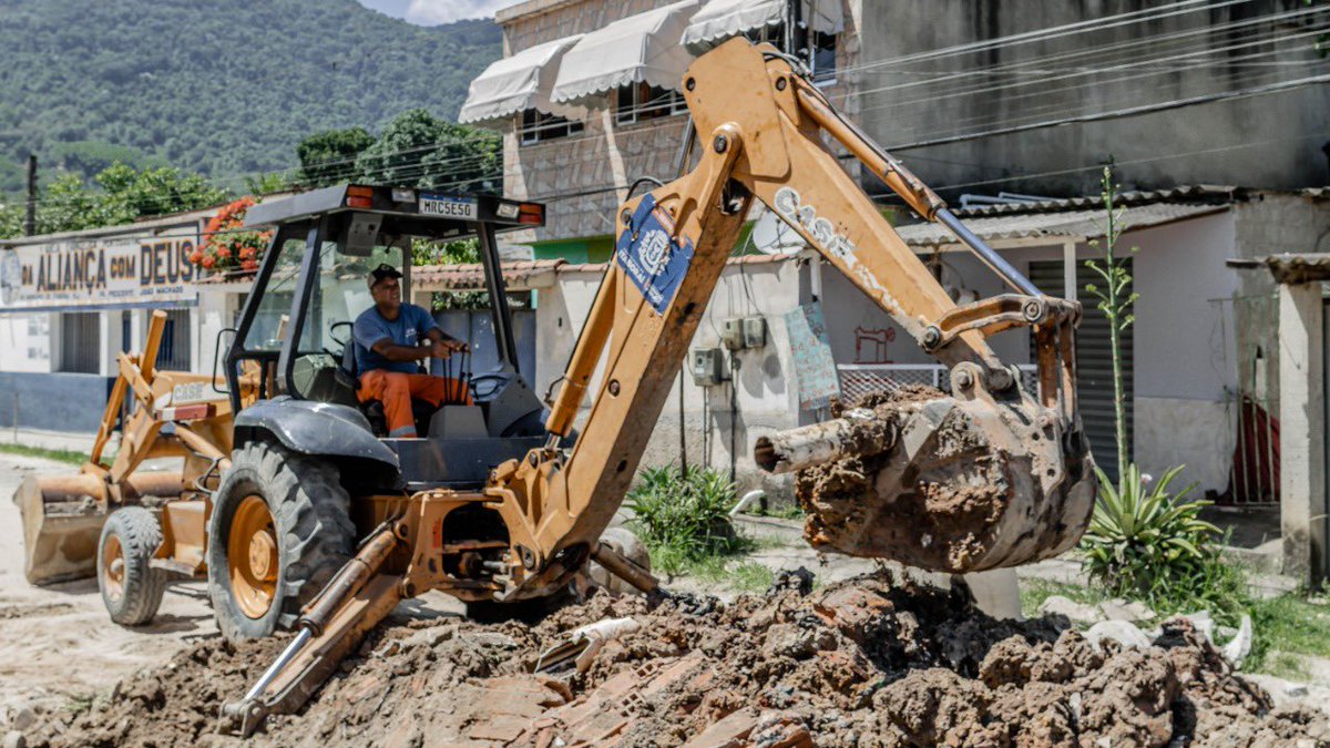 DelaroliMarcelo's tweet photo. Sextou com muito trabalho na cidade!!! 🚧

Hoje as equipes atuaram em Aldeia da Prata, Granjas Cabuçu, Manilha e Agro Brasil!!!

Lembrando que a semana tá acabando, mas o trabalho não, hein!!! Durante o fim de semana a transformação continua firme!!! 🙌🏻💪🏻🚀 https://t.co/jF4bGVQ0Bq