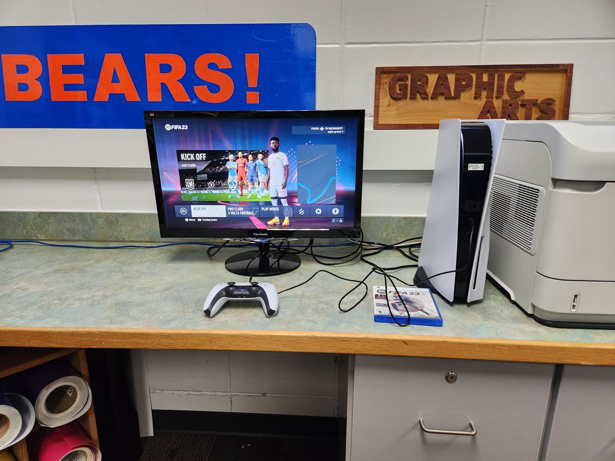 EGHS_Graphics's tweet image. EG is ready for our first e-sports experience through @IHSA_IL. Huge shout out to @BelongArenas for helping us secure everything we need for a successful season! @GrenAthletics @ElkGrove_HS