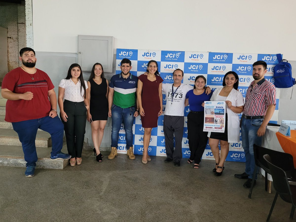 JCICnelOviedo's tweet photo. Expo Carreras 🥳
Organizada por la JCI Coronel Oviedo, la Coopafiol y la Municipalidad, con la presencia de diferentes Universidades, Facultades e Institutos.
Un espacio para encontrar tu carrera universitaria🎓
#JCI
#JCIPy
#JCICoronelOviedo
#LiderandoConAcción
#Rumboalos50años https://t.co/OzOzN6TrjX