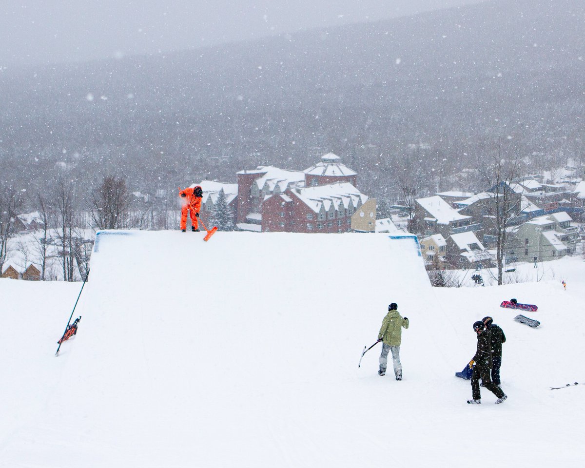 SugarloafMaine's tweet photo. Final preparations on the jump. Join us for @SamuelAdamsBeer Air &amp; Après tomorrow, a free one-day festival show on snow. With big tricks, pyrotechnics, a light show, and more, this is a can't miss event. For the complete schedule, visit https://t.co/NDOLWKBMjJ https://t.co/Yo3kkt8bTv
