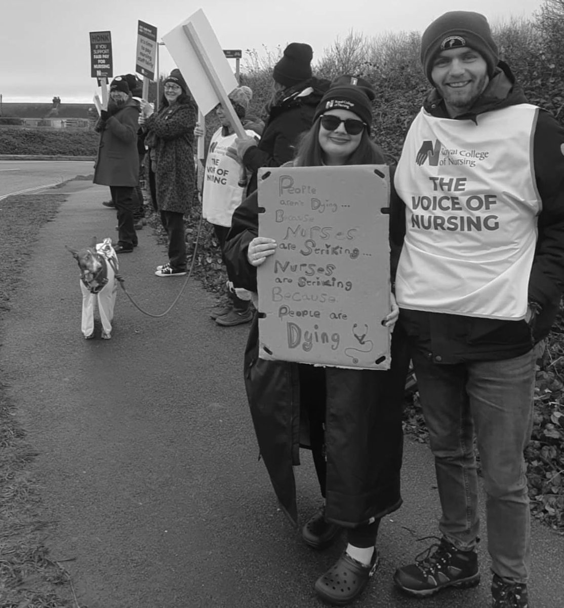 Saraah_PUNC19's tweet photo. #SavetheNHS #PicketLine #NursesonStrike #RCN #EnoughisEnough #SafeStaffingSavesLives💙 https://t.co/my3coN3TU8