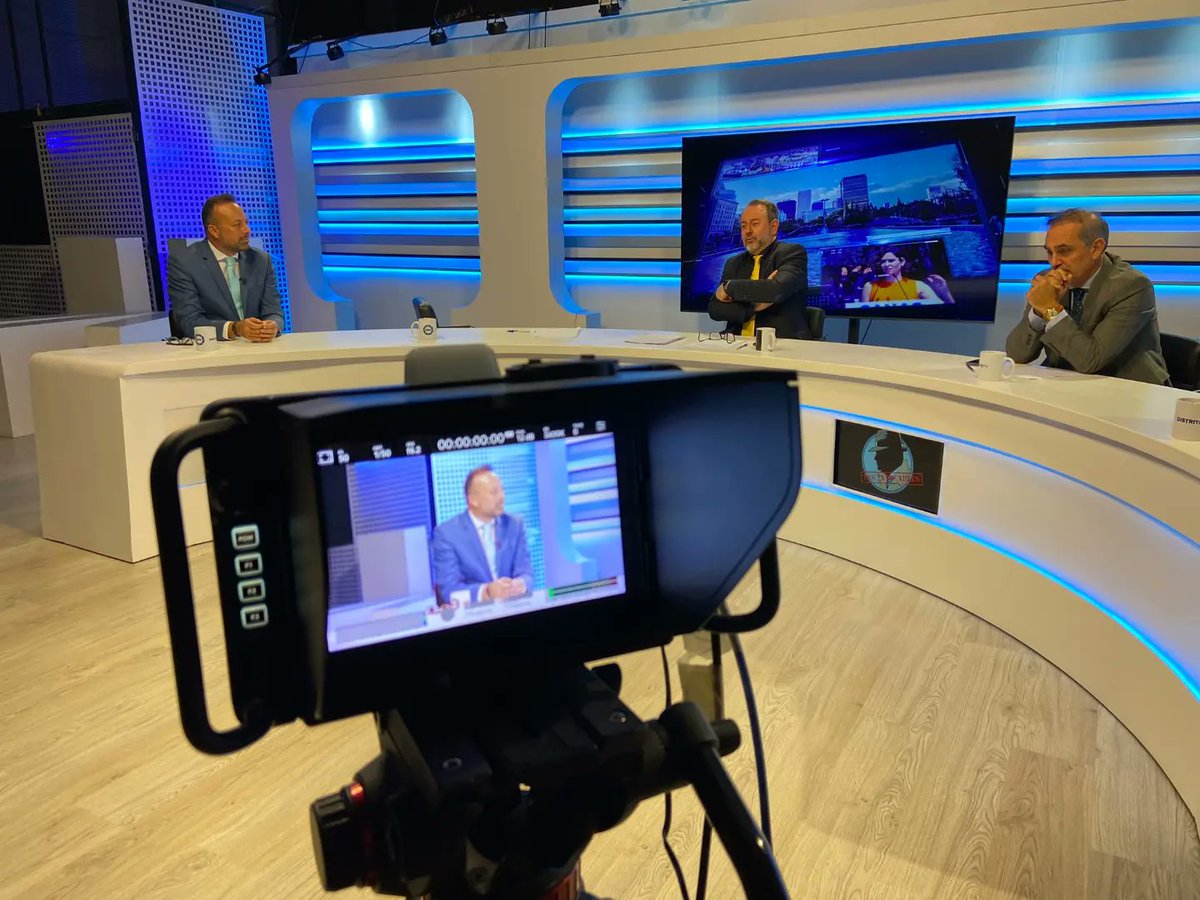JLBenejam's tweet photo. Alaior, protagonista en los medios nacionales, una vez más. Los atractivos turísticos y culturales de nuestro municipio, expuestos en radios y televisiones de España. Hoy, DistritoTV. ¡Gracias! #AlaiorFitur https://t.co/EutC9pcViU