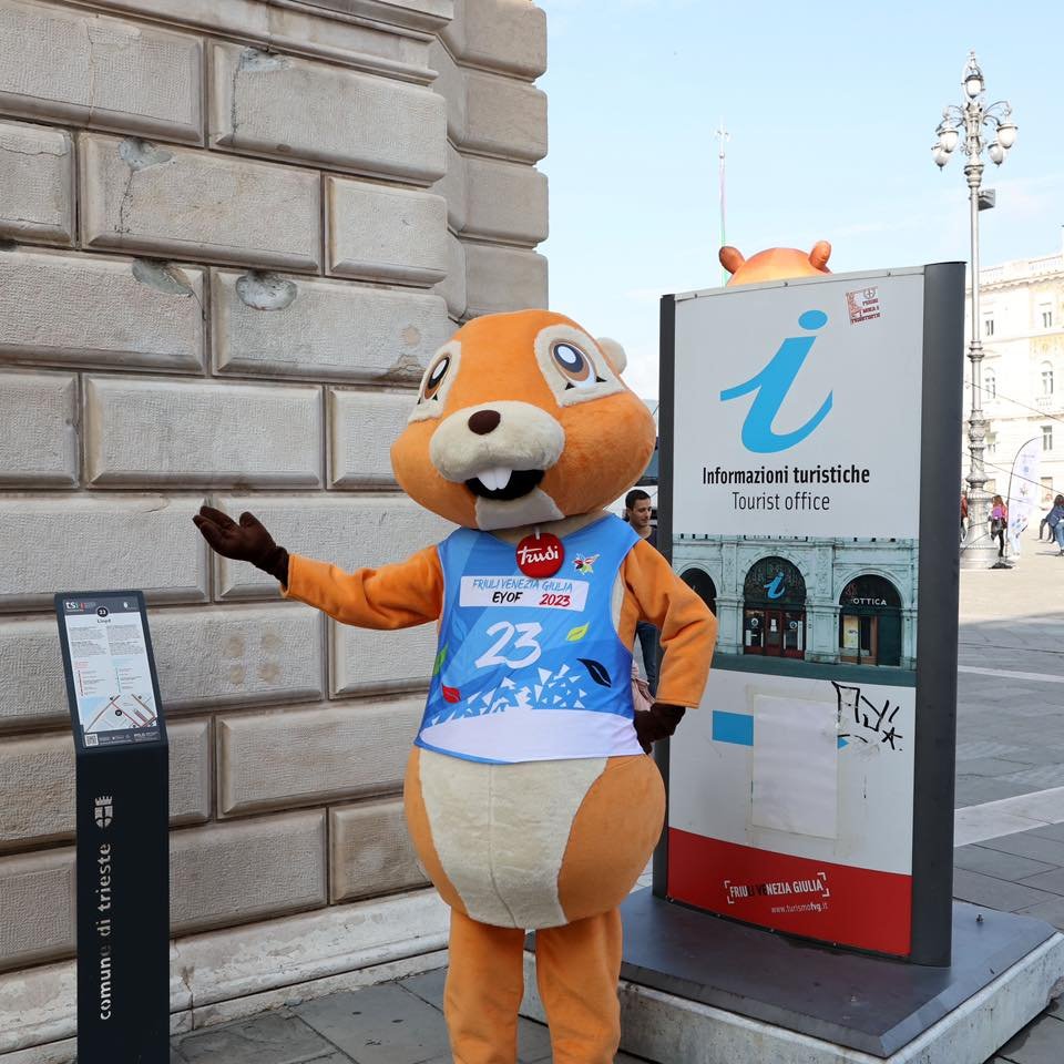 DiscoverTrieste's tweet photo. Sabato #21gennaio h 18 in piazza Unità d'Italia a #Trieste cerimonia di inaugurazione #EYOF2023, 16^ ed. invernale del Festival Olimpico della Gioventù Europea, evento multi sport per giovani dai 14 ai 18 anni! Sfilata, Dj, giochi di luce e laser show https://t.co/REloj7xx8c https://t.co/BfKPe9b3qp