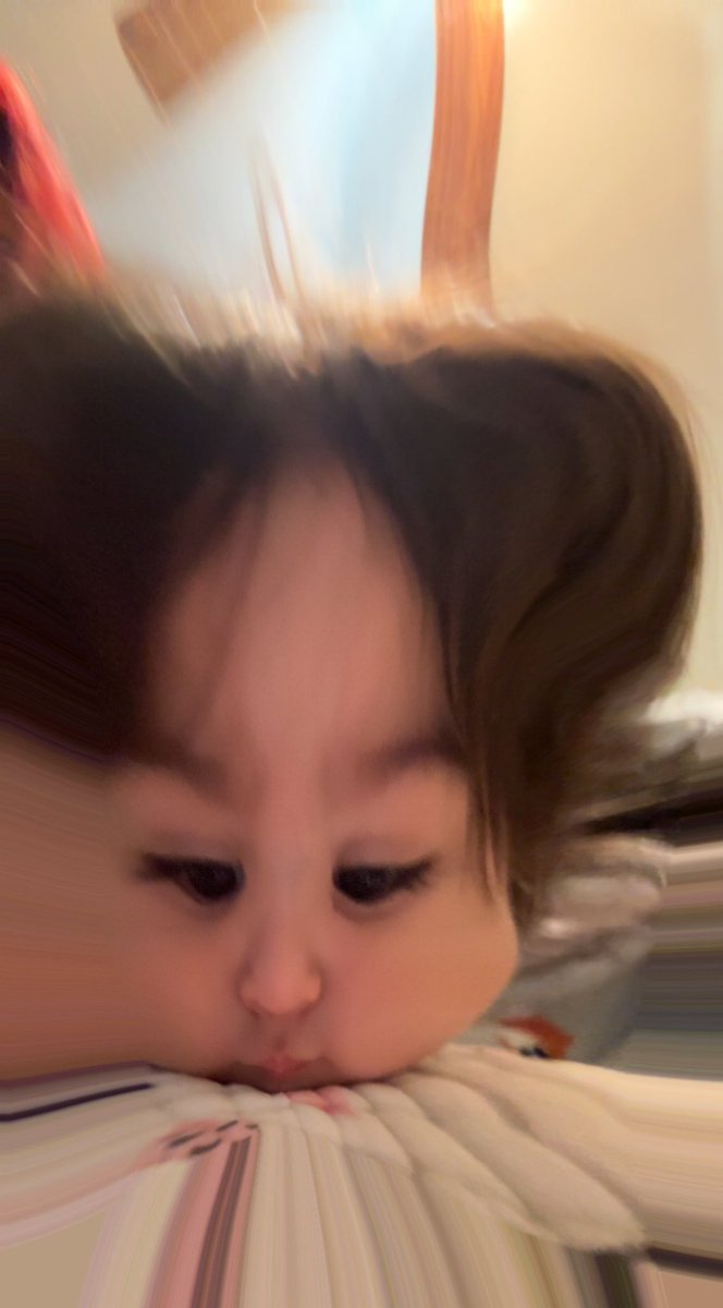 OhAriianaa's tweet photo. @mcmariaaa Silas took a mega mind pic on Snapchat https://t.co/iDUYZTGyvA
