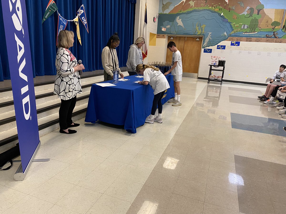 iDream and iSign Day in <a href="/RichardsonISD/">Richardson ISD</a> for our awesome students who are ready to commit to their future! We can’t wait to see all the great things these students do. #risdbelieves