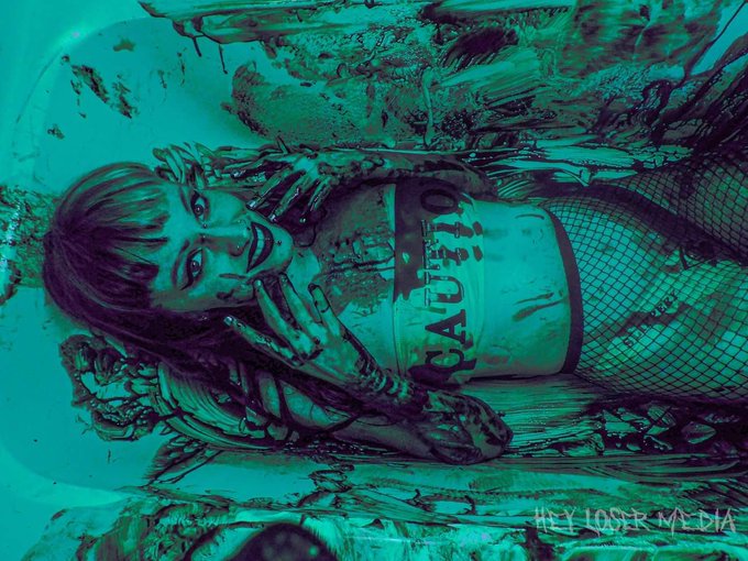 https://t.co/8Yr48RQxIk ⚠️🖤 come get messy with me 🖤 ⚠️ #sammiebeare #bloodshoot #photography #heylosermedia<a href="/tag/photography"class="tags"><span>#photography</span></a><a href="/tag/babe"class="tags"><span>#babe</span></a><a href="/tag/alt"class="tags"><span>#alt</span></a><a href="/tag/goth"class="tags"><span>#goth</span></a><a href="/tag/alternative"class="tags"><span>#alternative</span></a><a href="/tag/grunge"class="tags"><span>#grunge</span></a>