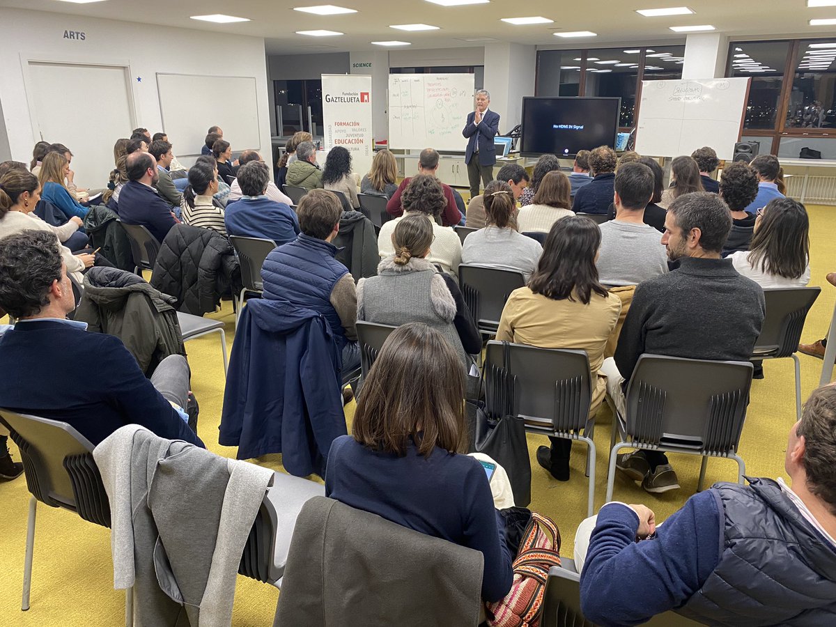 gaztelueta's tweet photo. A punto de terminar la primera sesión del Curso de #orientacionfamiliar con @marg_ricardo 🙌🏼🙌🏼 sobre comunicación y matrimonio!! https://t.co/mFvh6WISWF
