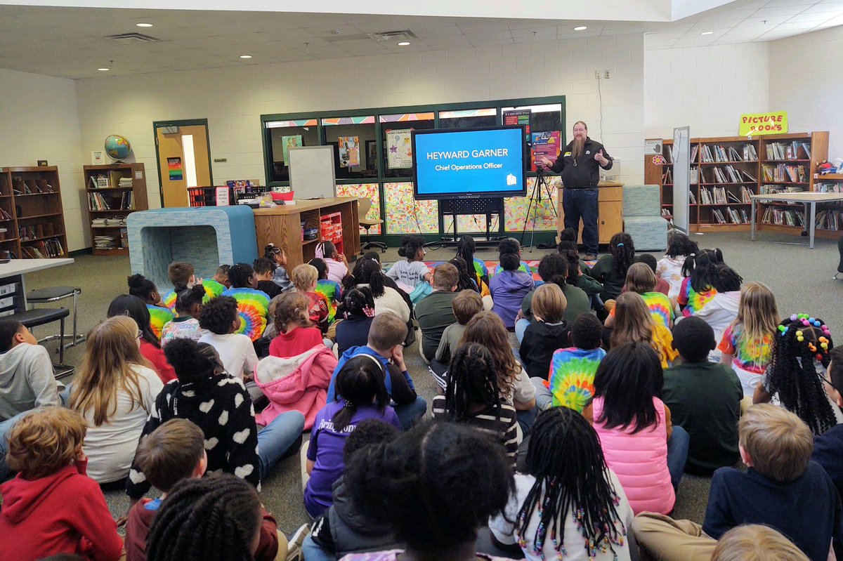 moore_magnet's tweet photo. Our 3rd graders had the opportunity to meet with Heyward Garner, COO of Garner Foods. 

Students at Moore get opportunities to learn from real world leaders. Thank you, Mr. Garner.

We are #MooreTogether https://t.co/1kHqr4ghFm