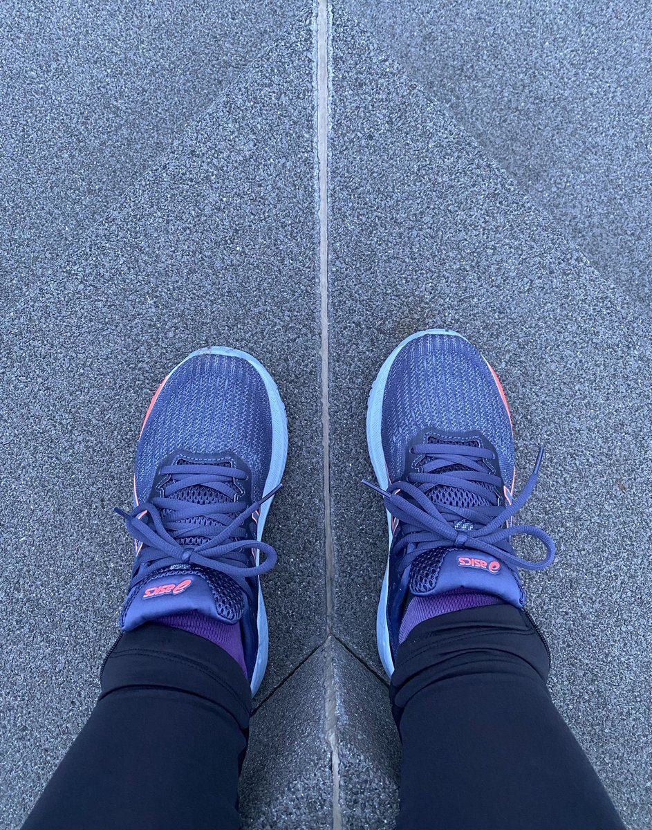 Well, I gave my latest pair of new running shoes to a friend that started running. And then? I got me new ones, of course. Haha. #gooddecision #runningagain