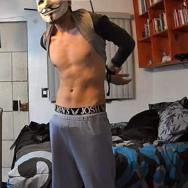 ZHumillado's tweet image. Así o más ridículo?