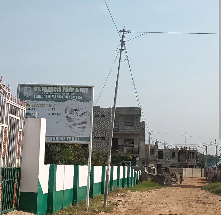 KarlyKheyly's tweet image. The first thing to welcome you in Nungua Buade is the bite of mosquitoes and this has become unbearable for the residents. They are pleading on Government to help fix the bridges or better still help spray the community. @kodwoboateng @TDzineku #mediacourse