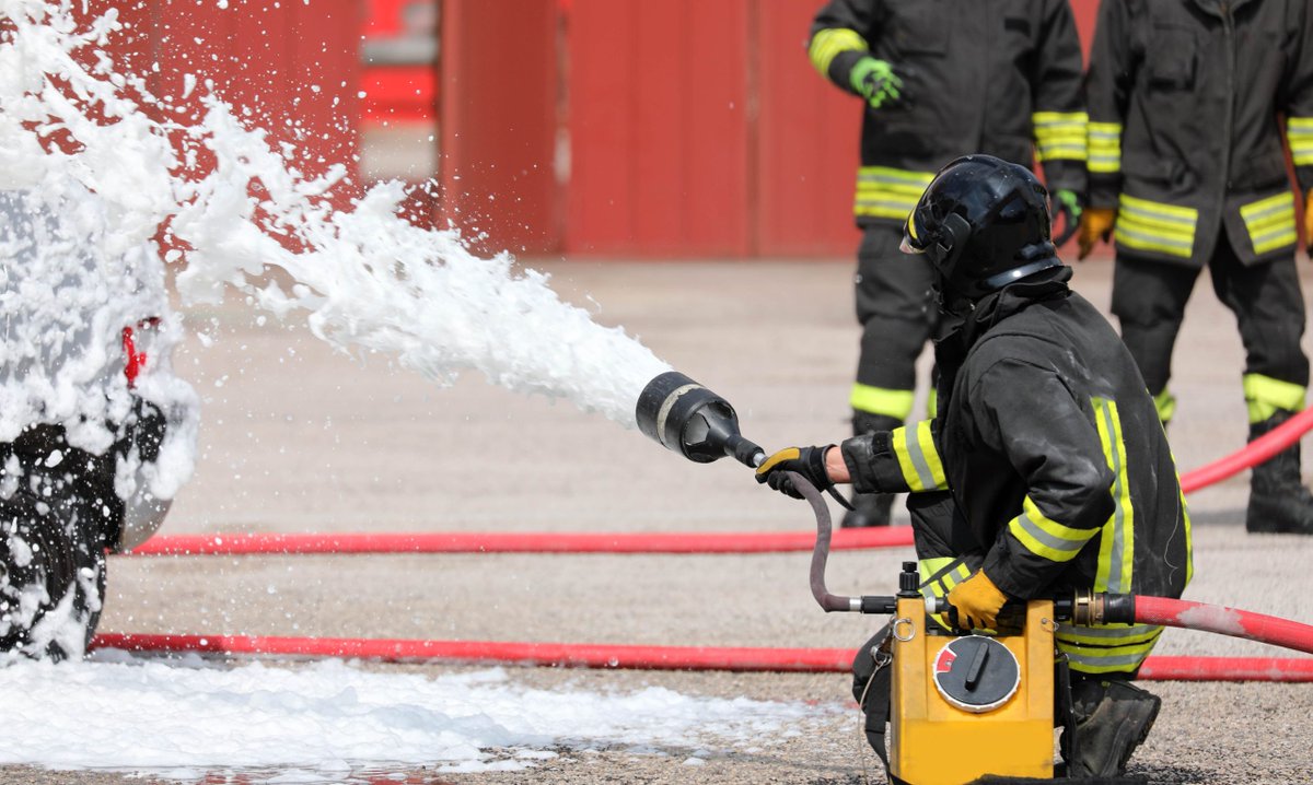 ToxFreeFuture's tweet photo. From @Melba_Newsome @pubhealthwatch: "Youโre not thinking that the things that are essential to doing your job are going to hurt you."
Firefighters deserve to work without fear of exposure to toxic #PFAS. Time to ban PFAS in #firefightingfoam!
https://t.co/jmAgnVG4RX https://t.co/gvCvksnnhv