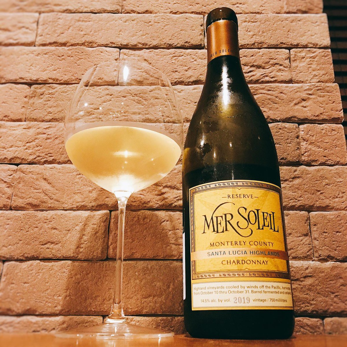 The weekend called — it's on its way. We'll bring the Chardonnay.

📸: <a href="/min/">min</a>.vino on Instagram