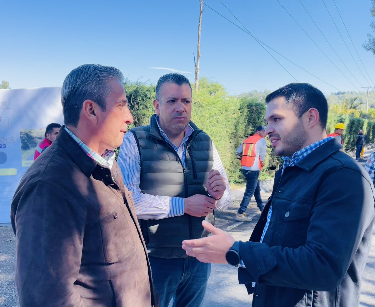 EdgarValadezO's tweet photo. A través de la @jcedomex, entregamos la rehabilitación de 6.1 Km’s, del tramo carretero que va de la carretera federal a la cabecera municipal. https://t.co/VUJPPPOWyC