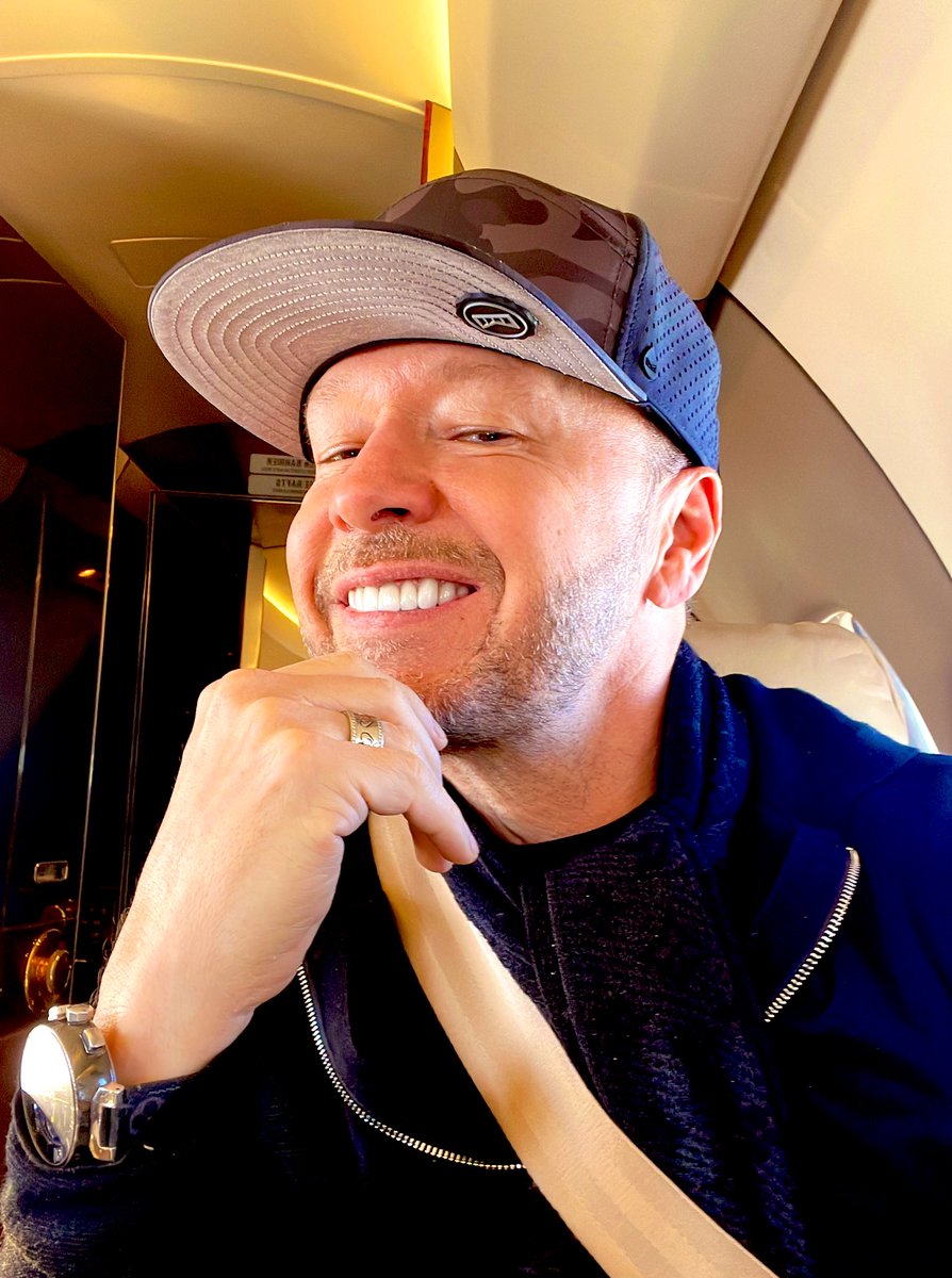 DonnieWahlberg's tweet photo. That was pretty fun! #DWAir is making its descent - time to put the phone down and give my thumbs a rest! Thank you Blockheads for always making everything so much better! 🤖❤️♾💫✨ #twug 

Love you always &amp; forever! ❤️ https://t.co/P8vJxnaCMK