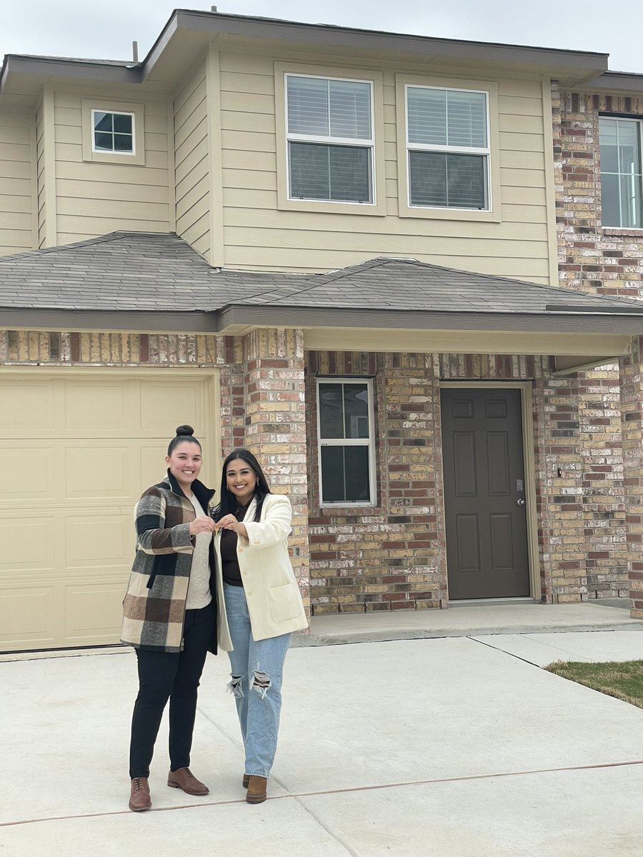 mechelechee's tweet photo. Madilyne &amp; I are officially home owners! ❤️ Time and patience was the biggest thing, and of course the guidance of god. This is huge to be walking into this chapter with my best friend. The person who makes me whole. Cheers to this beautiful beginning my love. Our home. @_txxlxr https://t.co/hNYmu64RPh
