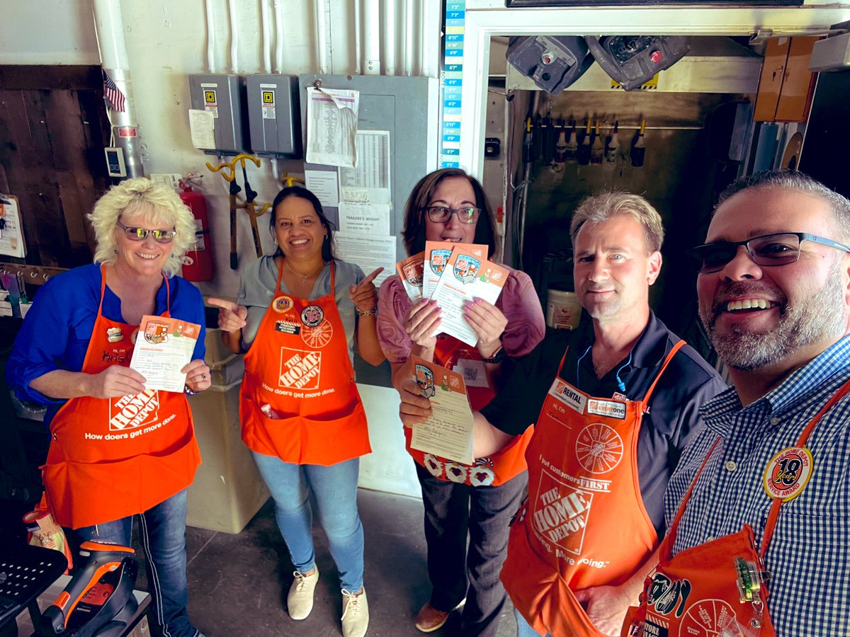 Congratulations to Stores 6935 in D8 and 6363 in D96 for winning Tool Rental Gold Cup at the district level. These two stores represented very well.Good luck at Regional! #SoutheastTom