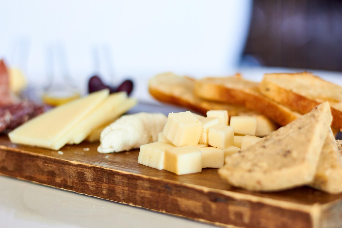 Our #CharcuterieBoard is perfect for sharing on your next date night. Or if you're a true #cheeselover, you can keep it all for yourself! 😉 🧀 

#Level7RooftopBar #nationalcheeseloversday #raleighfoodpics