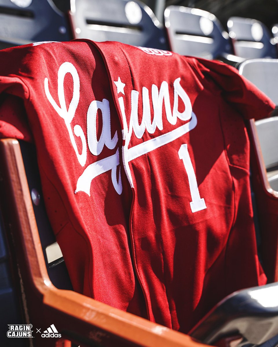 RaginCajunsBSB's tweet photo. 🧶🔥 Come see them in action at the Tigue 

#GeauxCajuns https://t.co/ZXzZSQu1xD