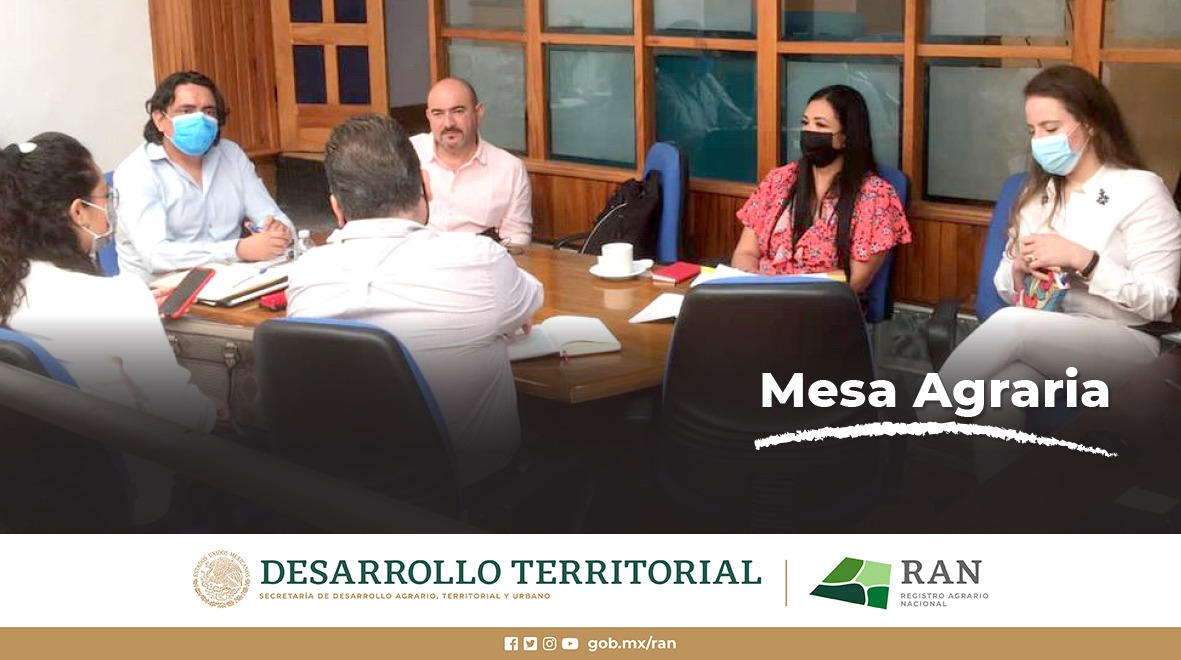 RAN_Nacional's tweet photo. Las Mesas Agrarias, representan una ruta institucional de entendimiento para analizar y atender las causas y circunstancias que originaron las diferencias en territorio agrario. Participan #SEDATU, #RAN,#PA, #INSUS y el #FIFONAFE, así como gobiernos estatales y municipales. https://t.co/MrGOuggjiU