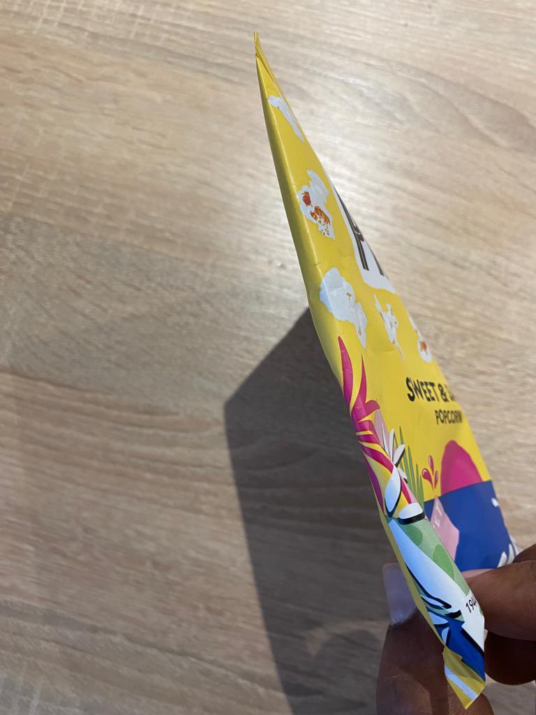Barbs_amy's tweet photo. @PROPERCORN is this your new healthy eating product or has the corn popped off? #freshair #wheresthecorn 🌽🌽🌽 https://t.co/UFV3M8MGtv