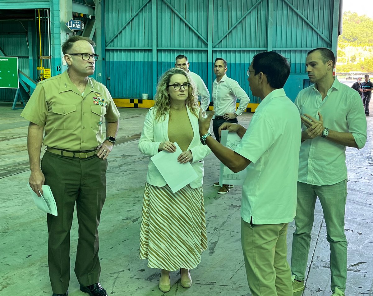 DASD Ford and MajGen Phillips visited Subic, where U.S. firms Cerberus and Vectrus operate.

Subic offers opportunities for the U.S. and Philippine Navies to strengthen mutual defense and enhance interoperability.